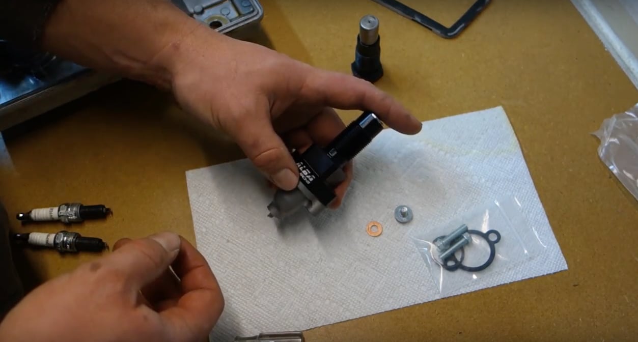 Video Alba Racing Timing Chain Tensioner Install on Polaris RZR 1000 UTV Driver