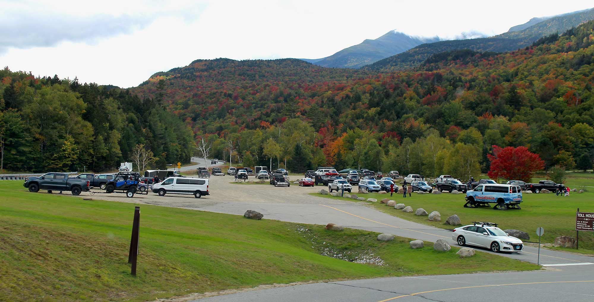 The parking lot offers familiar national forest amenities and a wide area for unloading ATVs and UTVs.